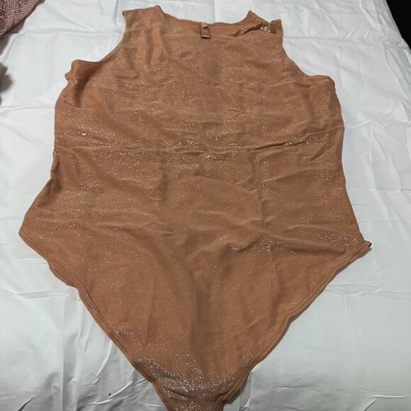 SKIMS PLUS SIZE - crew neck bodysuit - Picture 3 of 4